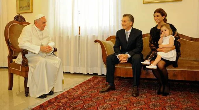 PapaFranciscoMacriFamilia_FlickrGobiernoDeLaCiudadDeBuenosAiresCC-BY-2.0_280116.jpg ?? 