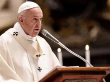 O Papa Francisco celebra a Missa na Cáritas Internationalis.