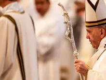 Papa em sua chegada à Basílica de São Pedro.