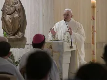 Papa Francisco durante a Missa celebrada na Casa Santa Marta.