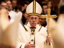 Papa Francisco durante uma Missa no Vaticano.