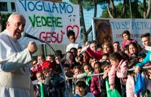 Papa Francisco durante uma visita a uma paroquia romana
