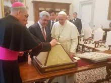 Papa Francisco e o presidente da Armênia.