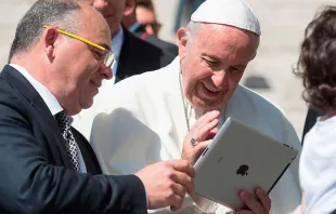 Papa Francisco dá a bênção por Skype às crianças do Hospital São Mateus_L'Osservatore Romano