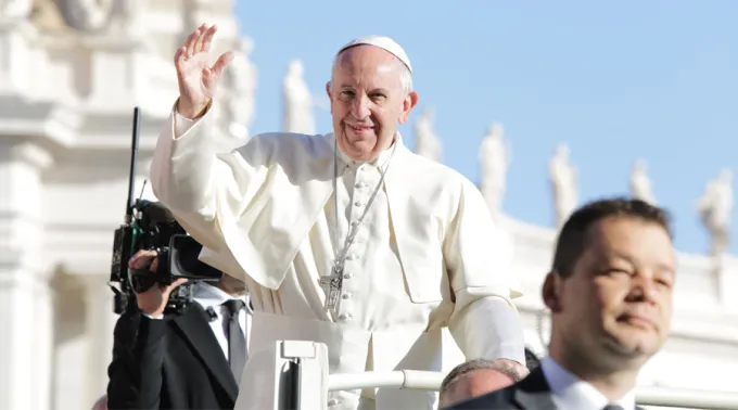 PapaFranciscoSaludos7febDanielIbanezACIPrensa.jpg ?? 