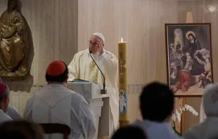 Papa Francisco durante a homilia na Casa Santa Marta 