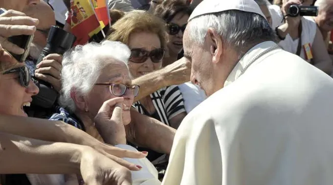 PapaFrancisco_3junio2015_VaticanMedia_1.jpg ?? 