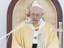 Papa Francisco celebra missa em Budapeste.