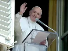 Papa Francisco durante a oração do Ângelus. Créditos: Captura de tela Youtube