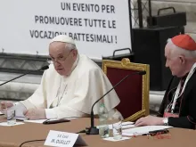 Papa Francisco discursa no simpósio sobre sacerdócio