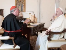 Papa Francisco e o cardeal Hollerich em 2020.