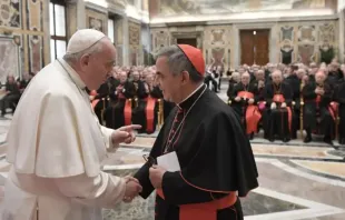 Papa Francisco e cardeal Angelo Becciu em 2019