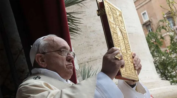 PapaFrancisco_Evangelio_Pascua_VaticanMedia.jpg ?? 