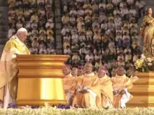 Papa Francisco na Missa na Tailândia.