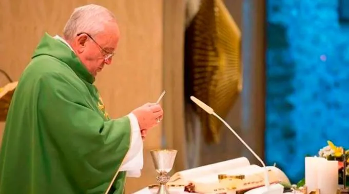 PapaFrancisco_LOR_06102016_1.jpg ?? 