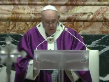 Papa Francisco profere a homilia na Missa de Quarta-feira de Cinzas.