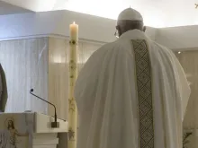 Papa Francisco na Missa na Casa Santa Marta.