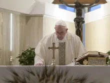 Imagem referencial. Papa Francisco na Missa na Casa Santa Marta.