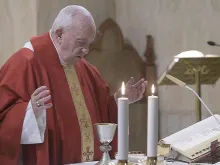 Papa Francisco na Missa na Casa Santa Marta.