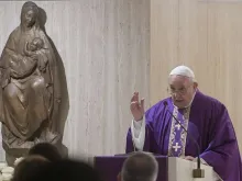 Papa Francisco na Missa na Casa Santa Marta.