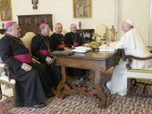 Papa Francisco em audiência com os bispos da Argentina.