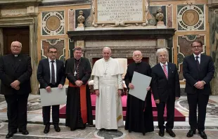 Papa Francisco em entrega do Prêmio Joseph Ratzinger 2016.