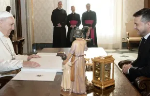 Encontro entre o papa Francisco e Zelensky em fevereiro de 2020 Crédito: Vatican Media