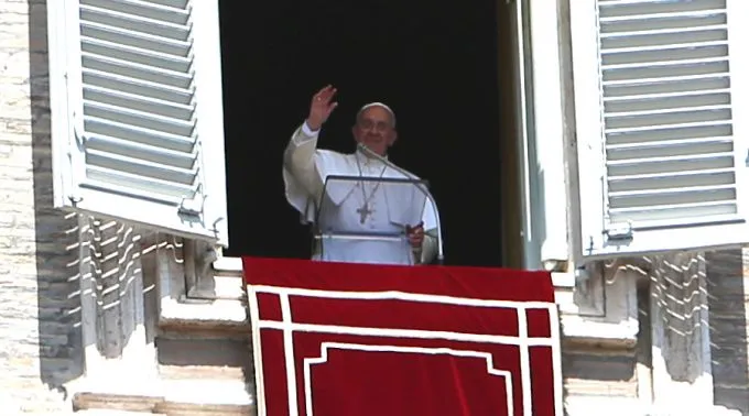 PapaFrancisco_ReginaCoeli_BohumilPetrik_12042015.jpg ?? 
