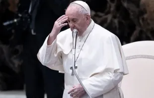 Papa Francisco em oração