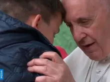 Papa Francisco com o pequeno Emanuele