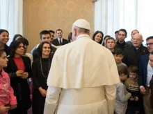 Encontro do Papa Francisco com órfãos da Romênia em 4 de janeiro.