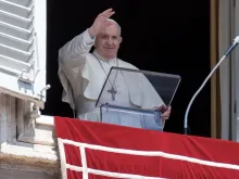 Papa Francisco na oração do Ângelus.