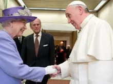 Papa Francisco recebe a Rainha da Inglaterra
