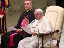 Papa Francisco na Sala Paulo VI na catequese de hoje.