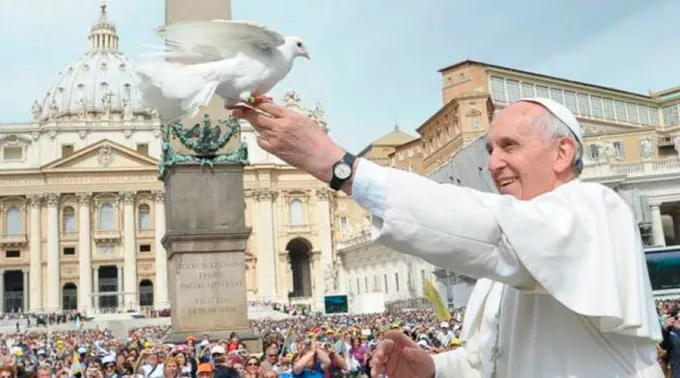 PapaFranciscopaz_LOsservatoreRomano_12122016.jpg ?? 