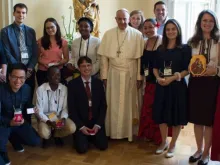Papa Francisco com os jovens que almoçaram com ele na JMJ Cracóvia 2016 