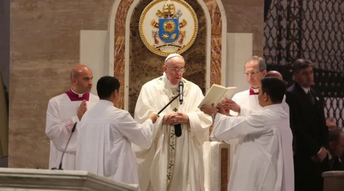 PapaMisaObisposManila_AlanHoldren_ACIPrensa4.jpg ?? 