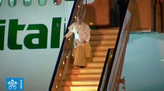 PapaMozambiqueLlegada_VaticanMedia_040919.jpg ?? 