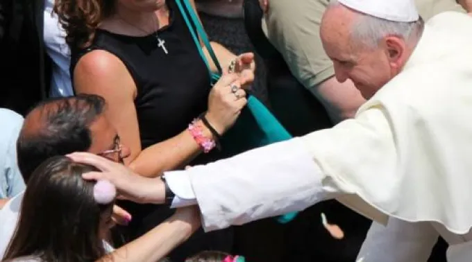 PapaNinaAngelus_CNA.jpg ?? 