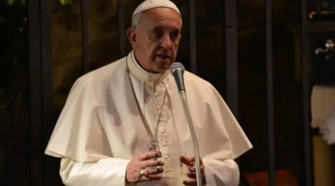 PapaRosarioMesMaria_CNA.jpg ?? 