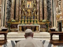 Papa Francisco visita a Basílica de Santa Maria Maior após sua viagem apostólica à África