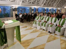 Papa durante a homilia na Missa.
