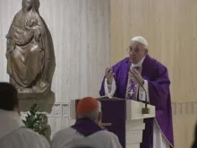 Papa Francisco na Missa na Casa Santa Marta.