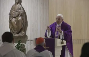 Papa Francisco na Missa na Casa Santa Marta.