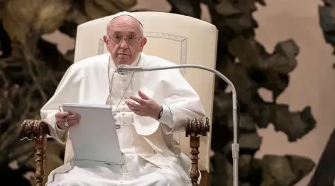 PapaSerioAulaPabloVI_VaticanMedia.webp ?? 