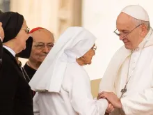 Papa Francisco com Ir. Maria Concetta Seu.