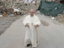 Papa Francisco visita a Áquila em 2016