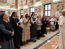 Papa Francisco com as participantes do Capítulo Geral da União Romana da Ordem de Santa Úrsula (2019