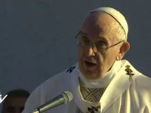 Papa durante sua homilia.