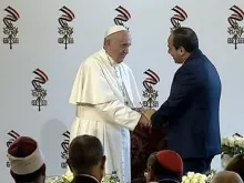 Papa saúda o Presidente do Egito.